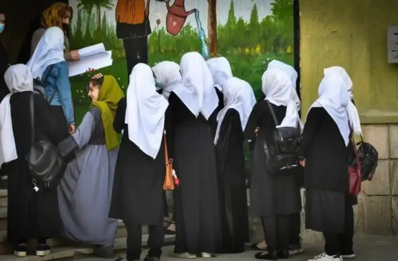 دستگیری دختران توسط طالبان